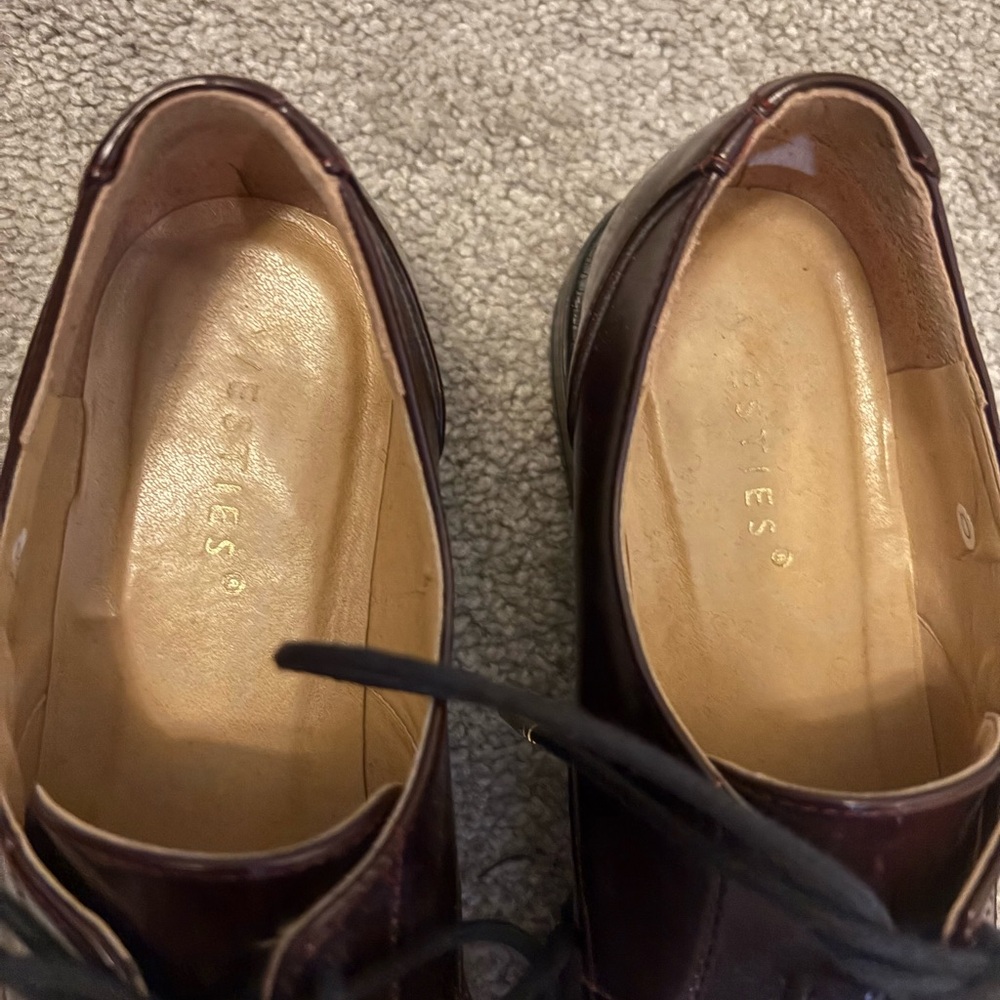 Burgundy Leather Oxford Shoes - Picture 4 of 4